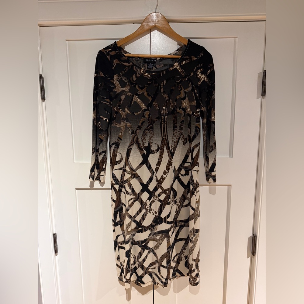 Long-sleeve mini dress with brown, black and white pattern, Size 6